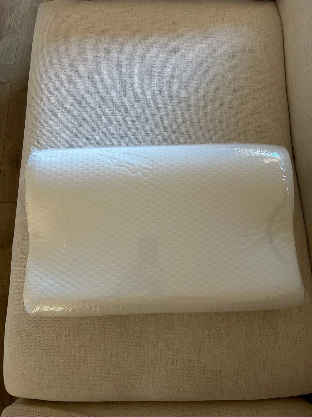 TEMPUR-Pedic Neck Pillow, Standard Medium, NWT, no box